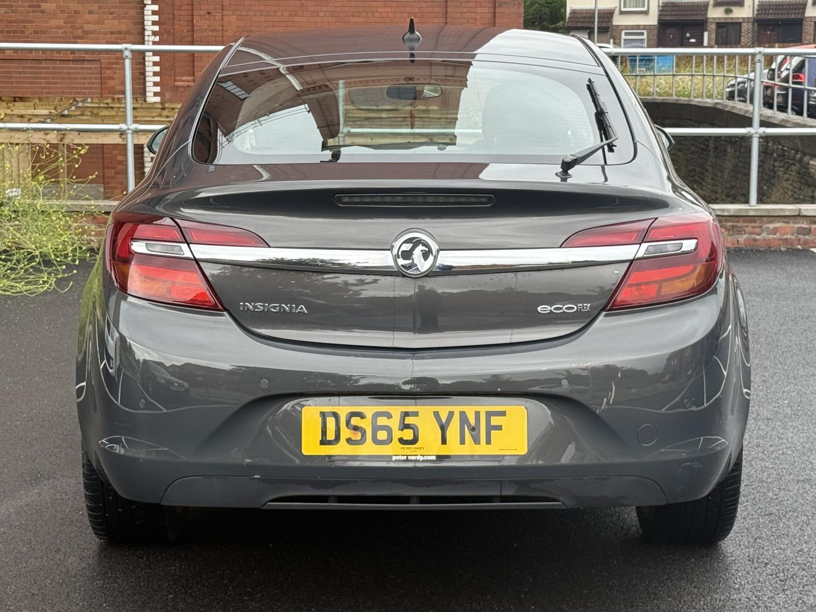 Vauxhall Insignia 1.6 CDTi ecoFLEX Design Nav Hatchback 5dr Diesel Manual Euro 6 (s/s) (136 ps)