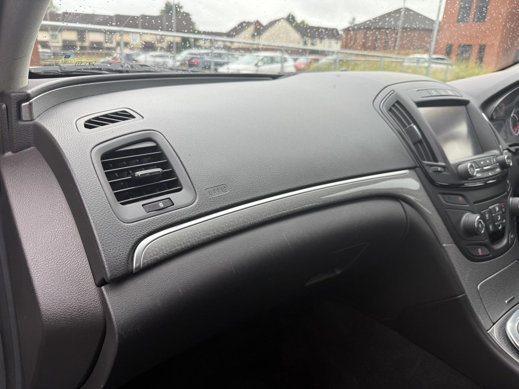 Vauxhall Insignia 1.6 CDTi ecoFLEX Design Nav Hatchback 5dr Diesel Manual Euro 6 (s/s) (136 ps)