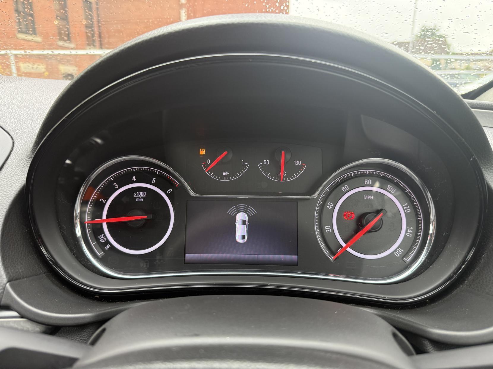 Vauxhall Insignia 1.6 CDTi ecoFLEX Design Nav Hatchback 5dr Diesel Manual Euro 6 (s/s) (136 ps)